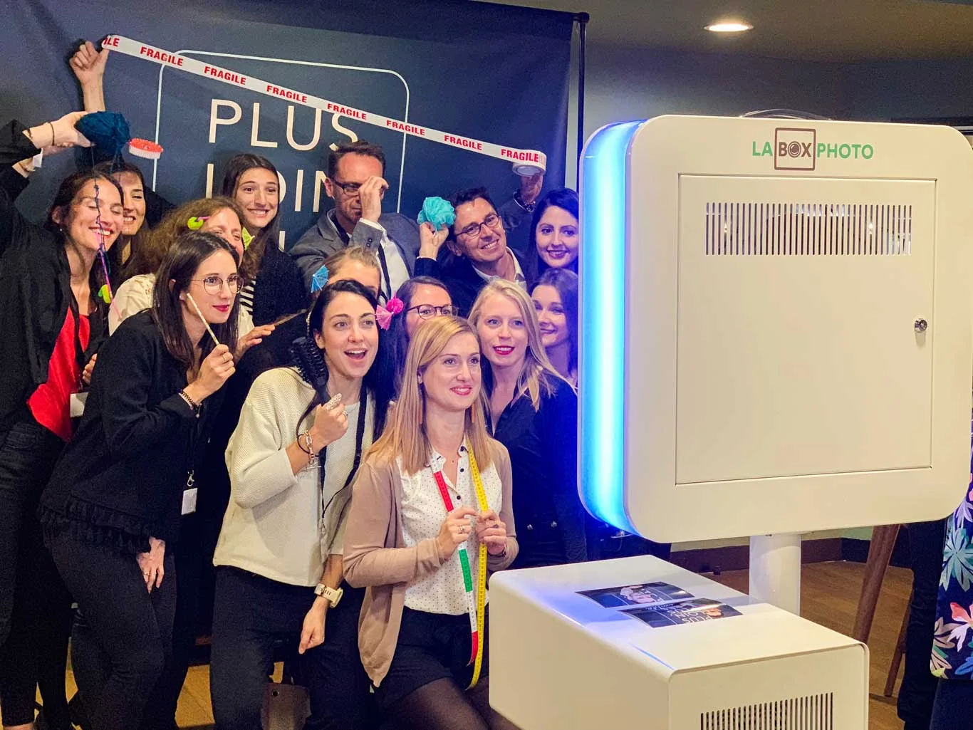 Borne photobooth P2G Event personnalisée lors d'une soirée d'entreprise à Paris