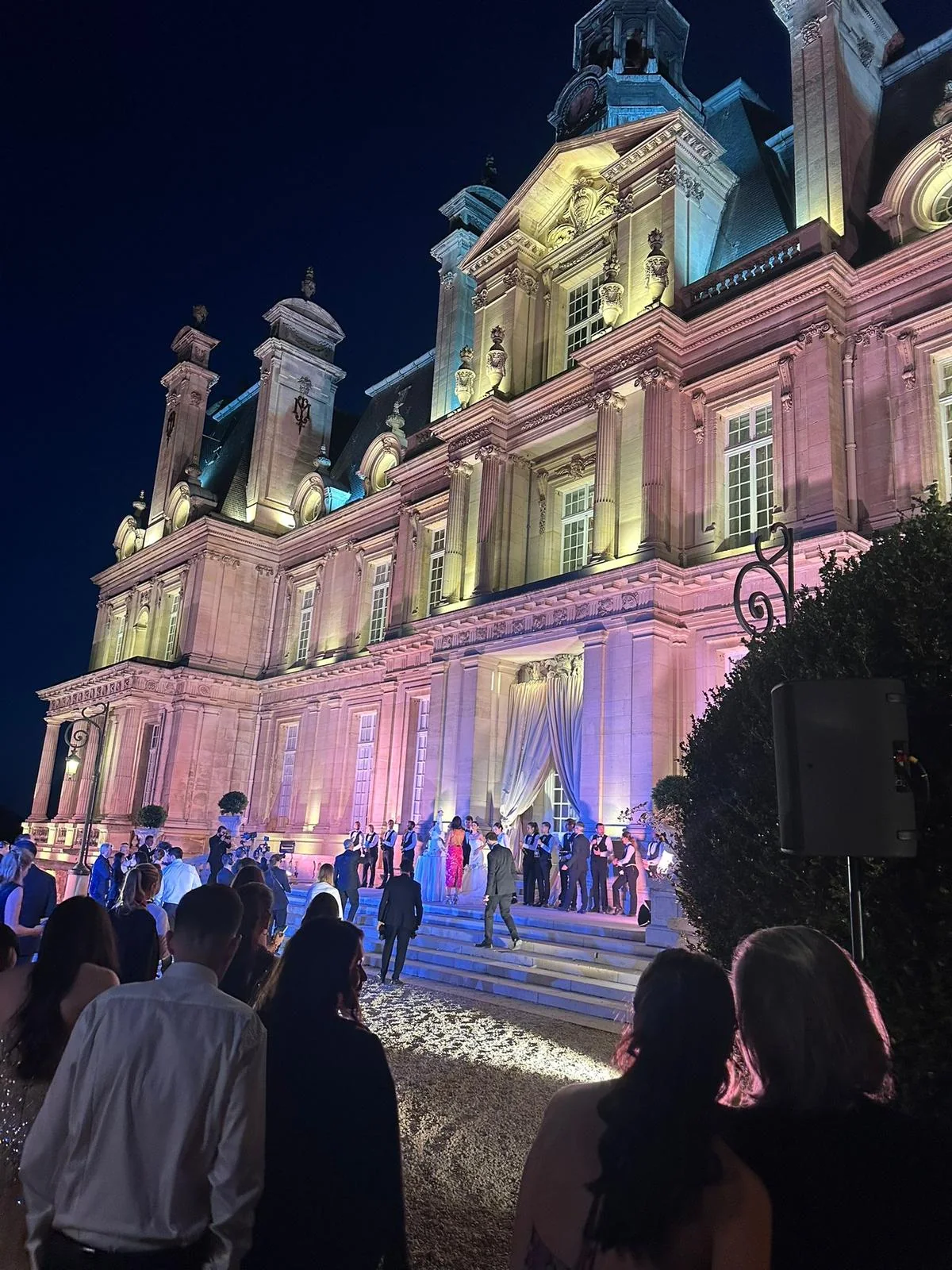 Château illuminé lors d'une soirée d'entreprise montée par P2G Event